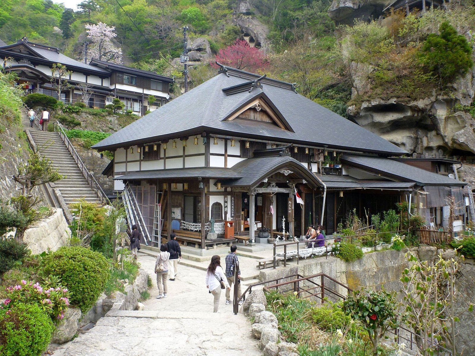 Entdecken Sie den Yamadera-Tempel: ein Juwel der japanischen Geschichte - Yamagata | Secret World Trip Planner