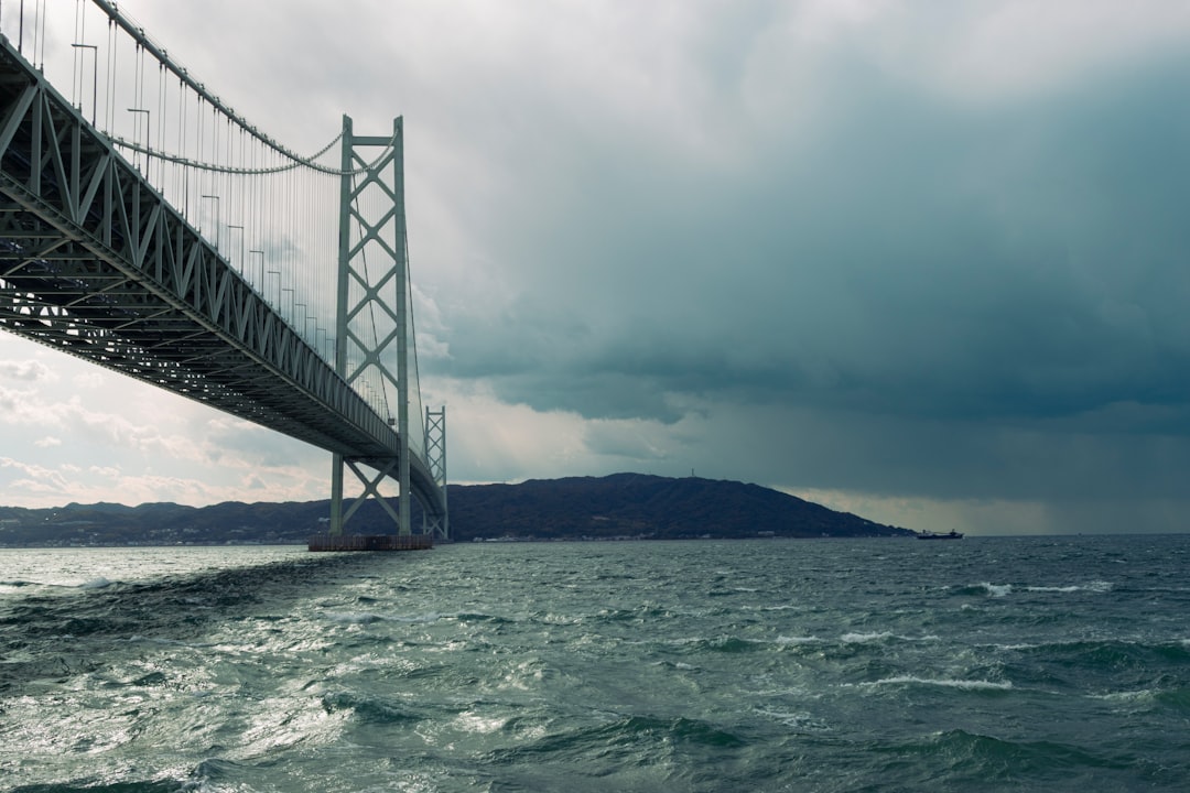 Scopri il Ponte Akashi Kaikyo: un capolavoro di ingegneria a Kobe - Awaji | Secret World Trip Planner