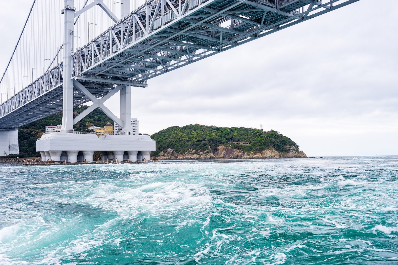 Die Naruto-Brücke: Eine Reise durch Geschichte und Schönheit — Minamiawaji