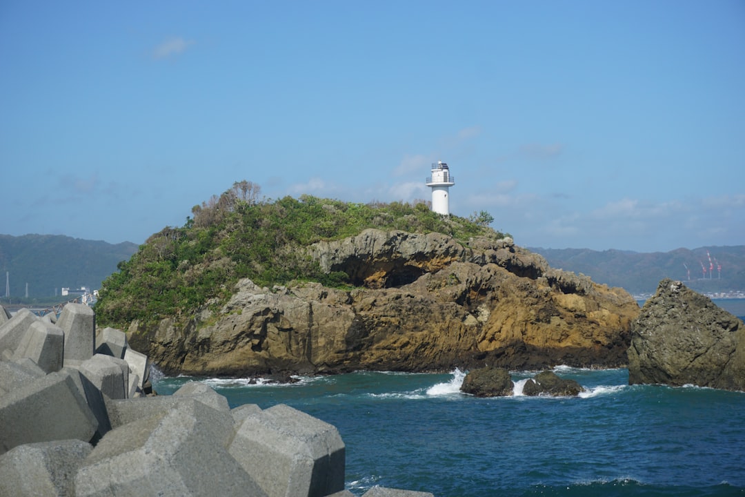 Scopri il Faro di Cape Ashizuri: Un Gioiello del Giappone - Tosashimizu | Secret World Trip Planner