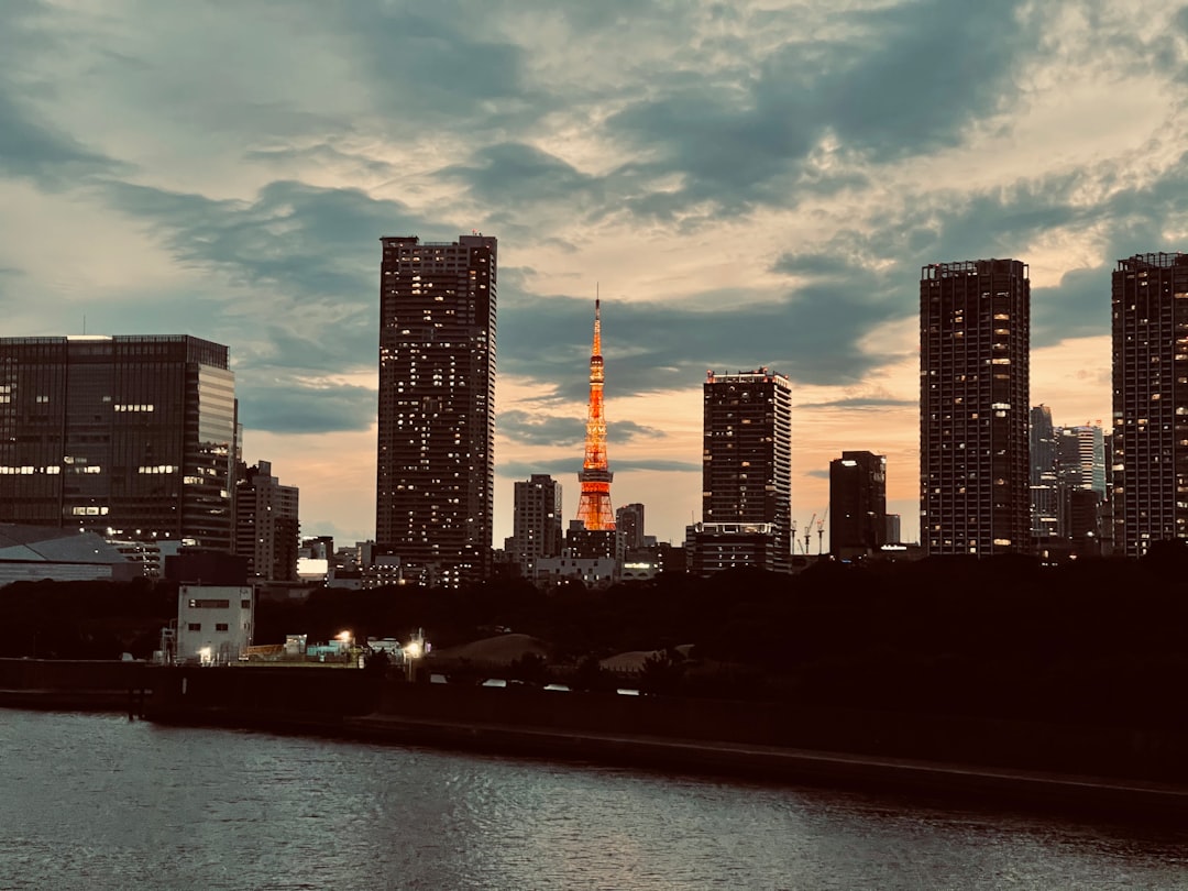Entdecken Sie den Tokyo Tower: Symbol der japanischen Kultur und Modernität - Minato City | Secret World Trip Planner
