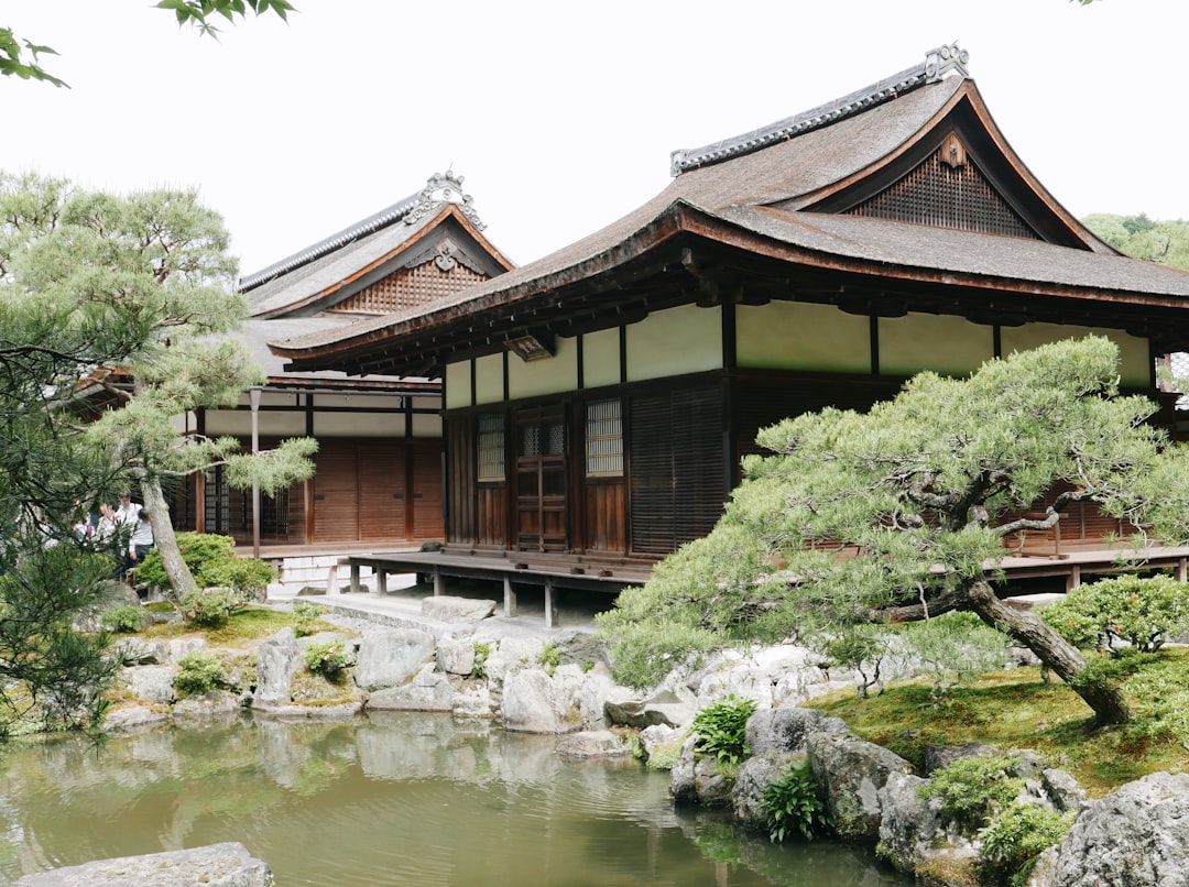 Entdecken Sie den Ginkaku-ji: den Silbernen Tempel von Kyoto - Kyoto | Secret World Trip Planner