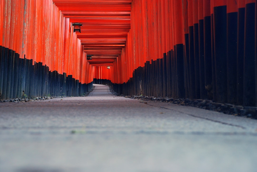 Fushimi Inari Shrine: eine Reise ins Herz der japanischen Kultur - Kyoto | Secret World Trip Planner