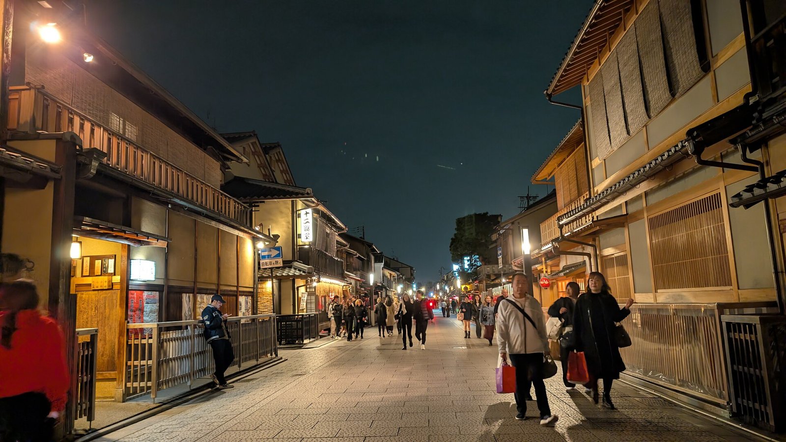 Discover the Gion District: The Cultural Heart of Kyoto - Kyoto | Secret World Trip Planner