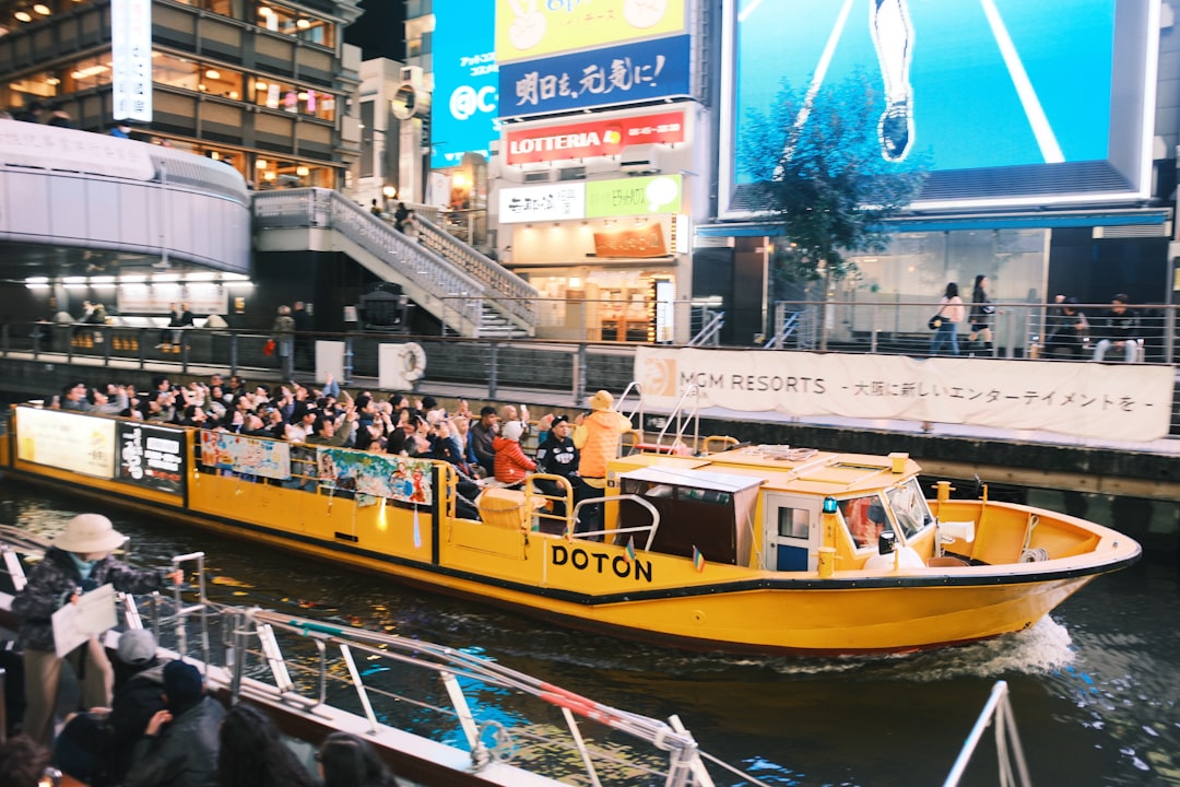 Entdecken Sie Dotonbori: Das pulsierende Herz von Osaka - Osaka | Secret World Trip Planner