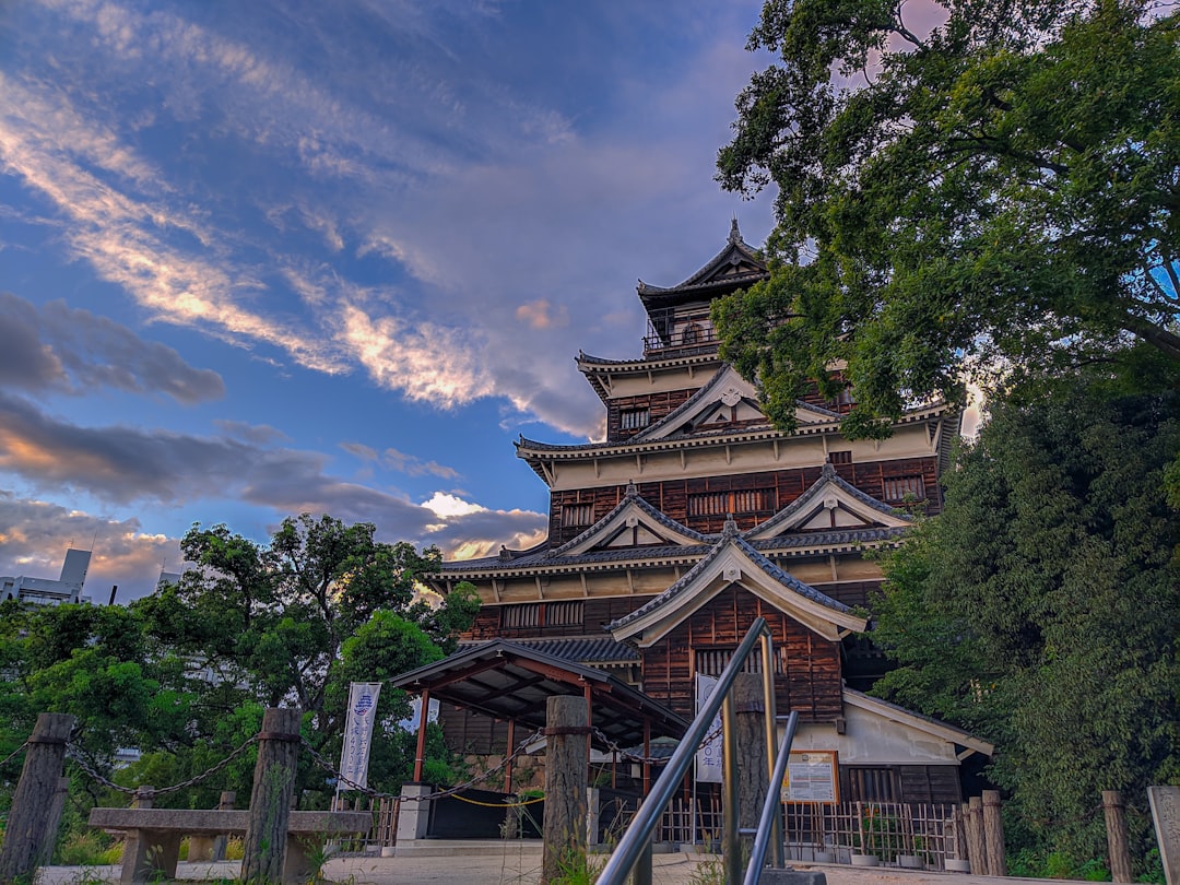 Erkundung des Hiroshima-Schlosses: Geschichte und Kultur — Hiroshima