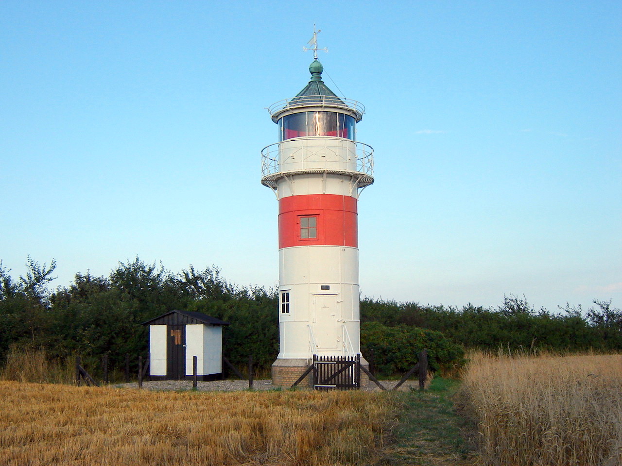 Entdecken Sie Gammel Pøl Fyr: ein Leuchtturm in Dänemark - Gammelpøl 7 | Secret World Trip Planner
