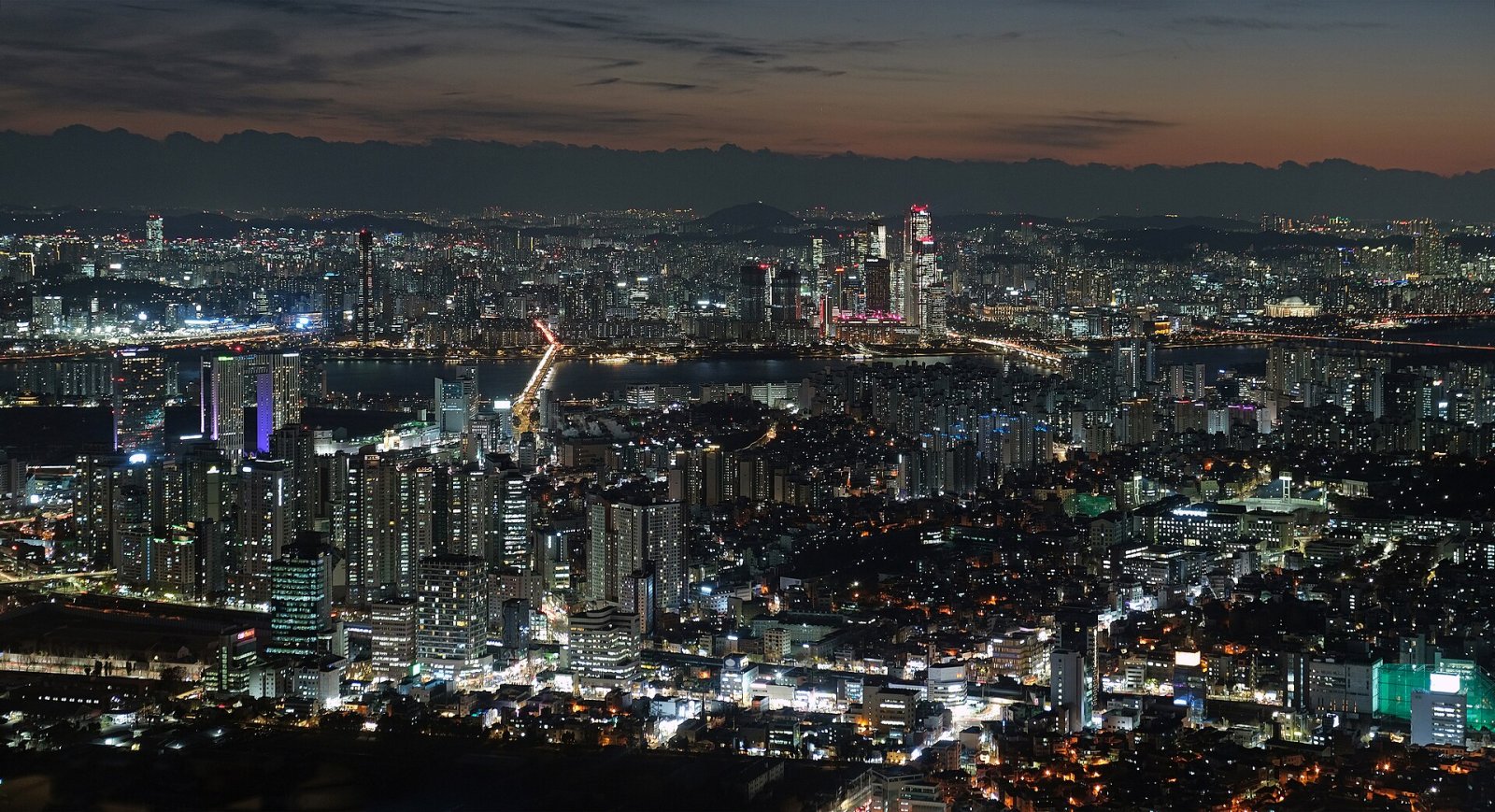Namsan Seoul Tower: Un'Icona di Seoul da Non Perdere - Yongsan District | Secret World Trip Planner