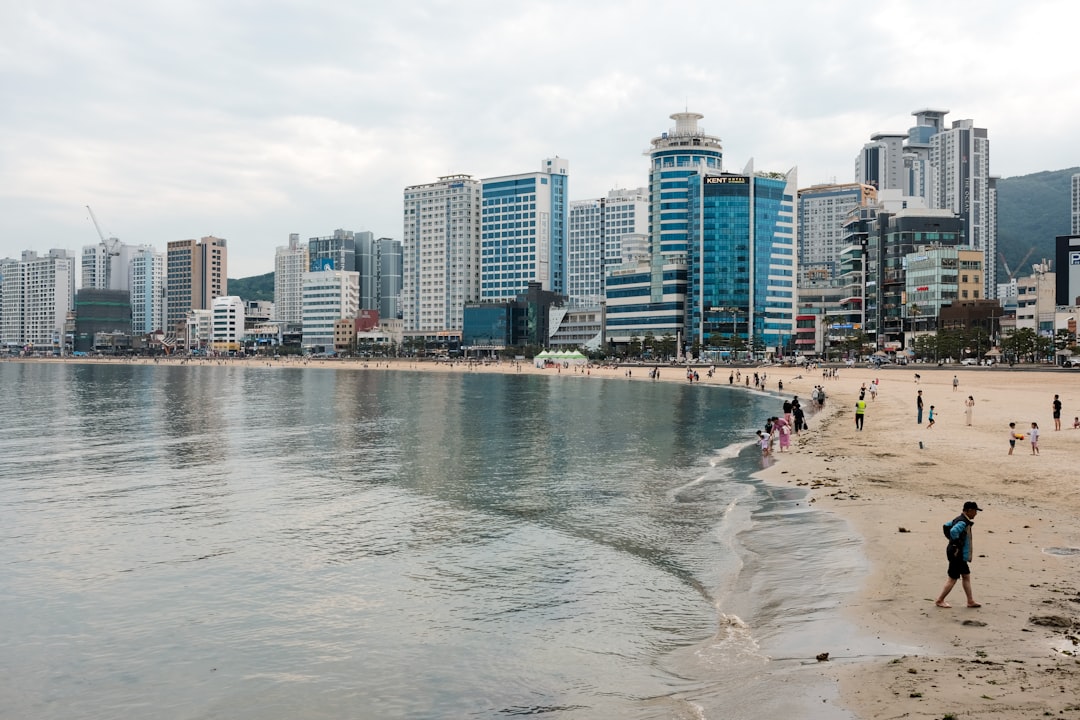 Gwangalli Beach: Ein Paradies in Busan - Suyeong-gu | Secret World Trip Planner