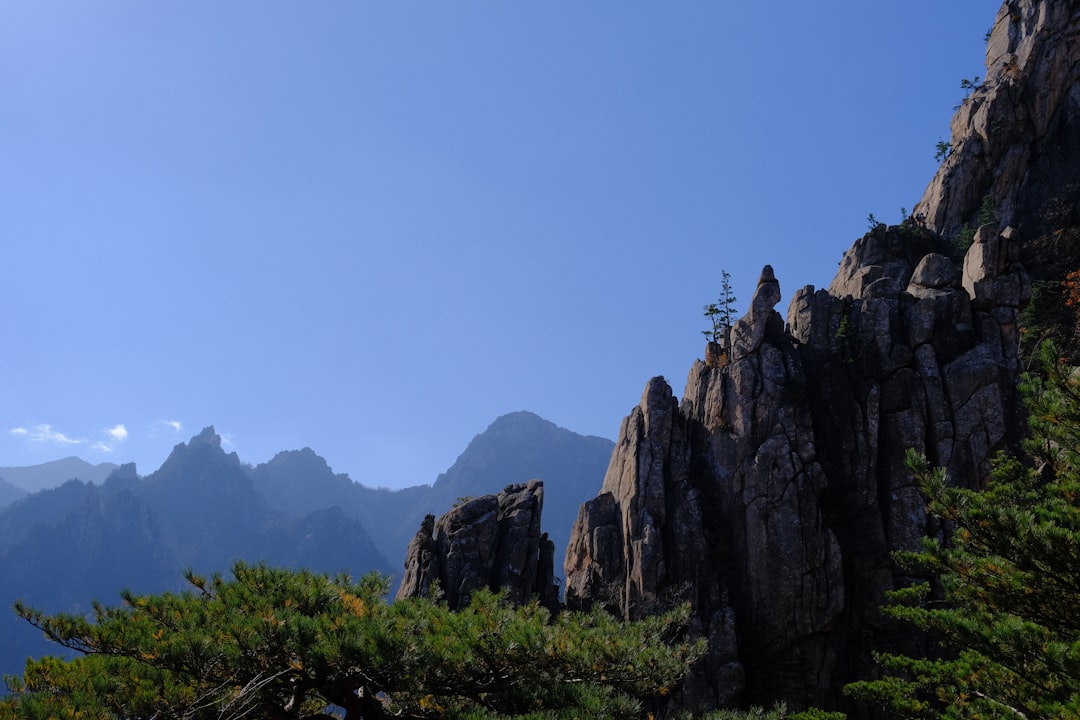 Seoraksan National Park: A Natural Paradise in South Korea - 강원 속초시 설악동 | Secret World Trip Planner