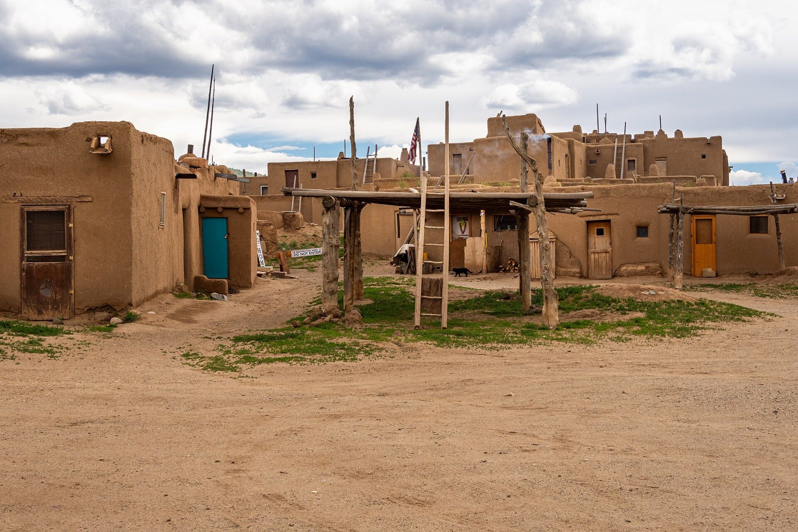 Entdecken Sie Taos Pueblo: ein historischer Schatz im New Mexico — Zhongwei