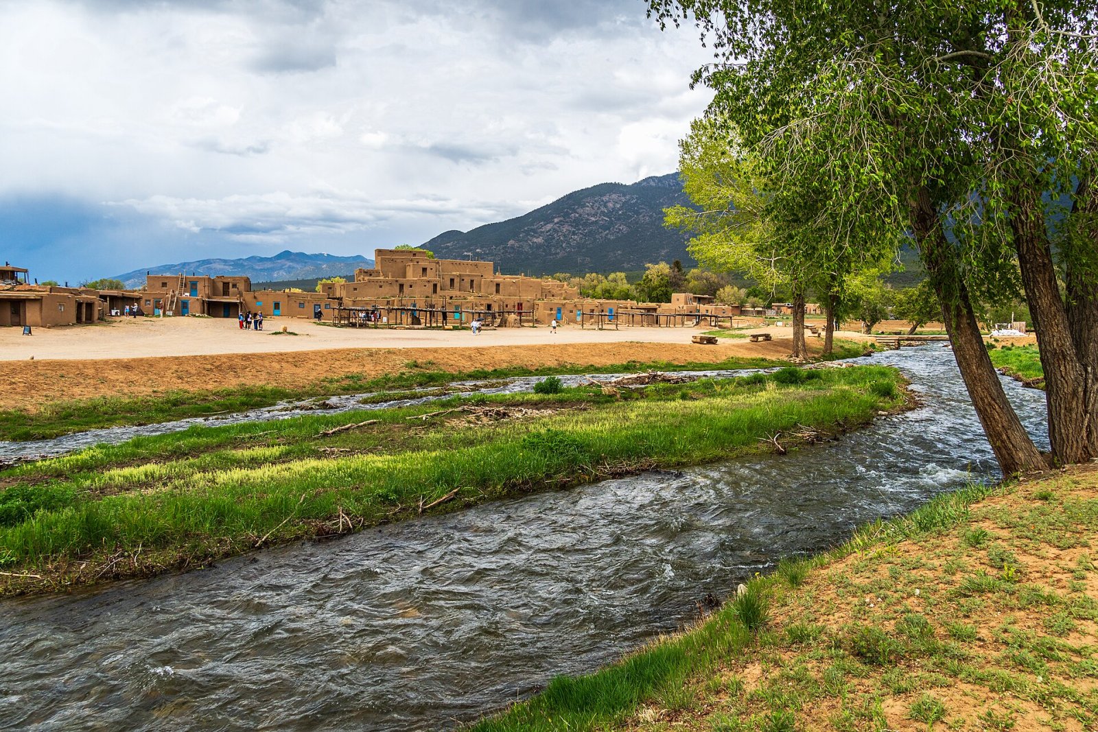 Entdecken Sie Taos Pueblo: ein historischer Schatz im New Mexico - Zhongwei | Secret World Trip Planner