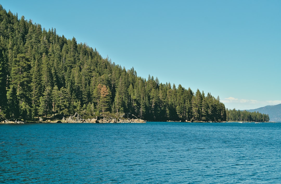 Scopri Emerald Bay State Park: un gioiello della California | Secret World Trip Planner
