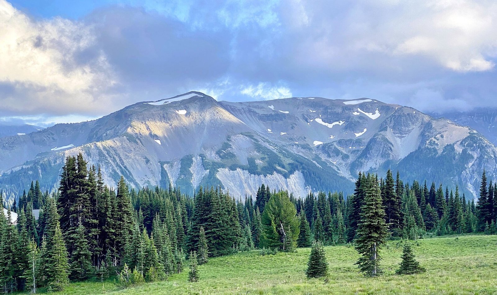 Discover the Breathtaking Beauty of Mount Rainier National Park | Secret World Trip Planner