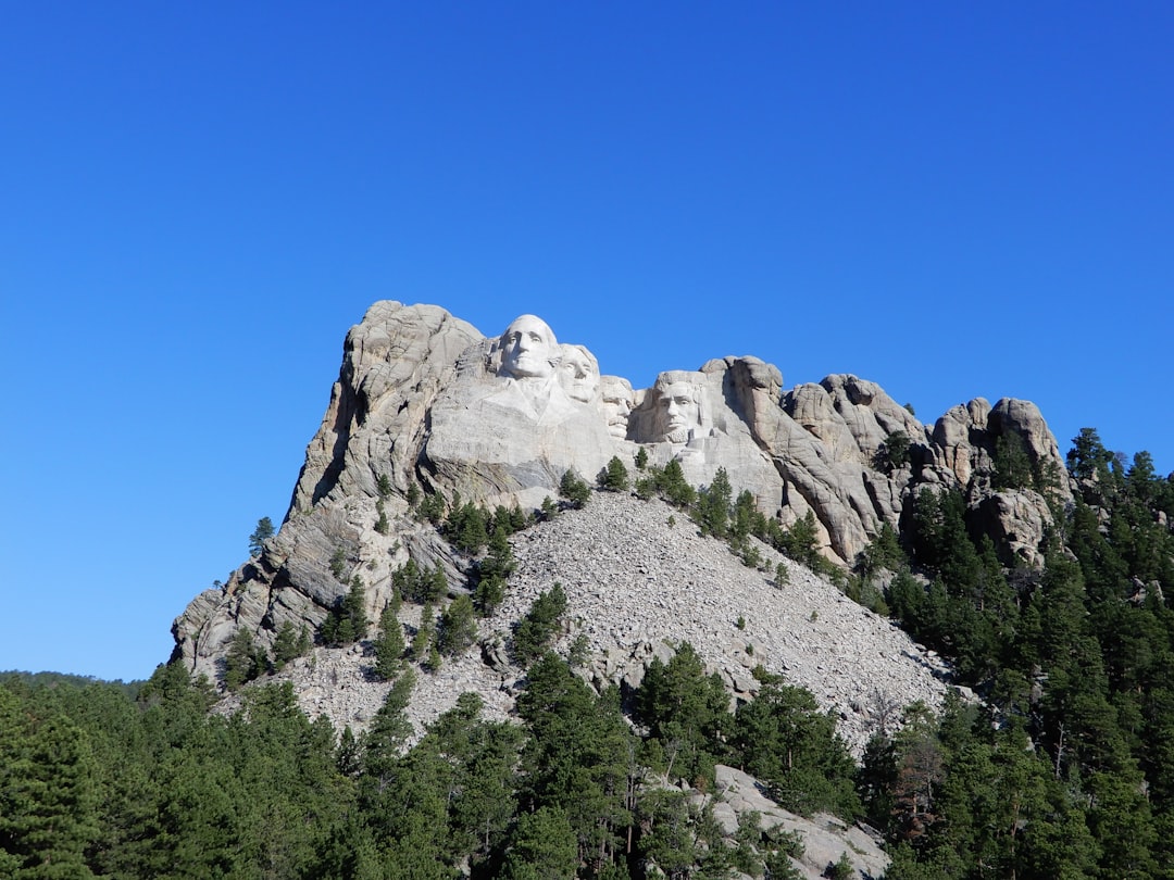 Entdecken Sie das Nationaldenkmal Mount Rushmore in South Dakota | Secret World Trip Planner