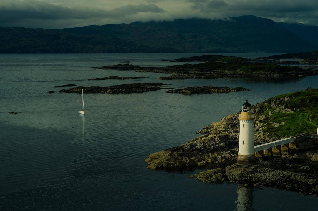 Entdecken Sie den Leuchtturm der Insel Hestan in Schottland - R5MR+5P Castle Douglas | Secret World Trip Planner