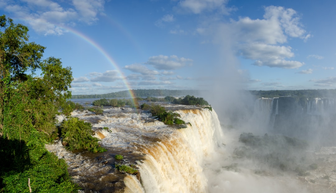 Scopri le Cascate dell'Iguazú: un Paradiso Naturale — N3370 Puerto Iguazu