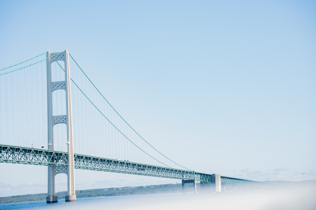 Mackinac Bridge: Un Ponte Tra Due Mondi - Mackinaw City | Secret World Trip Planner