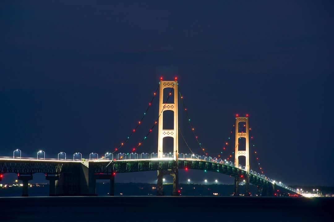 Mackinac-Brücke: Eine Verbindung zwischen zwei Welten - Mackinaw City | Secret World Trip Planner