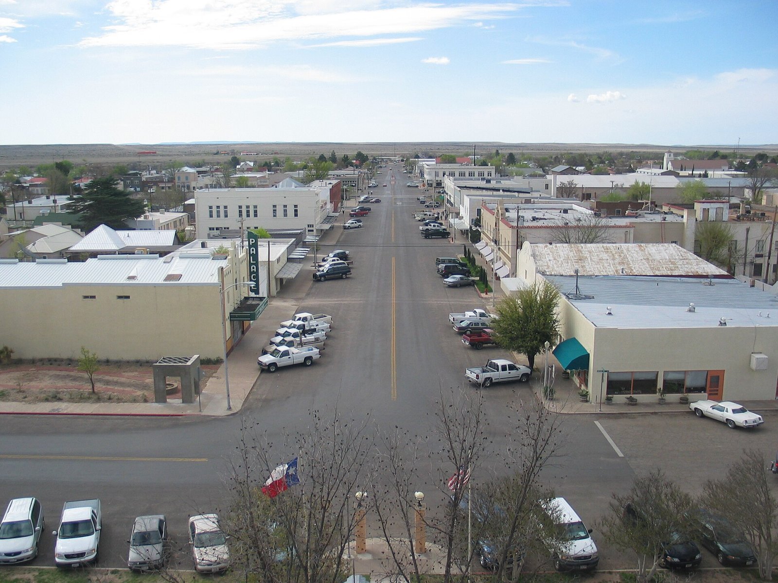 Marfa, Texas: Arte e Mistero nel Cuore del Deserto — Cheng Du Shi