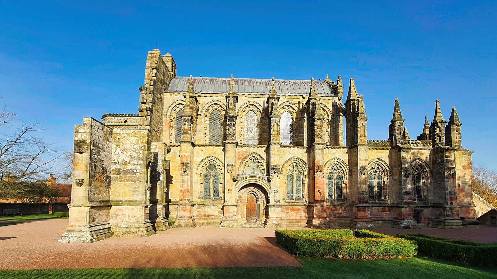 Entdecken Sie die Magie der Rosslyn Chapel in Schottland