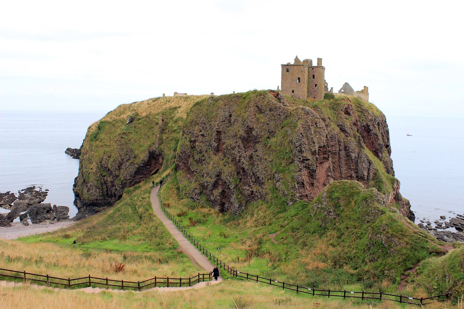 Entdecken Sie die Magie von Dunnottar Castle in Stonehaven | Secret World Trip Planner