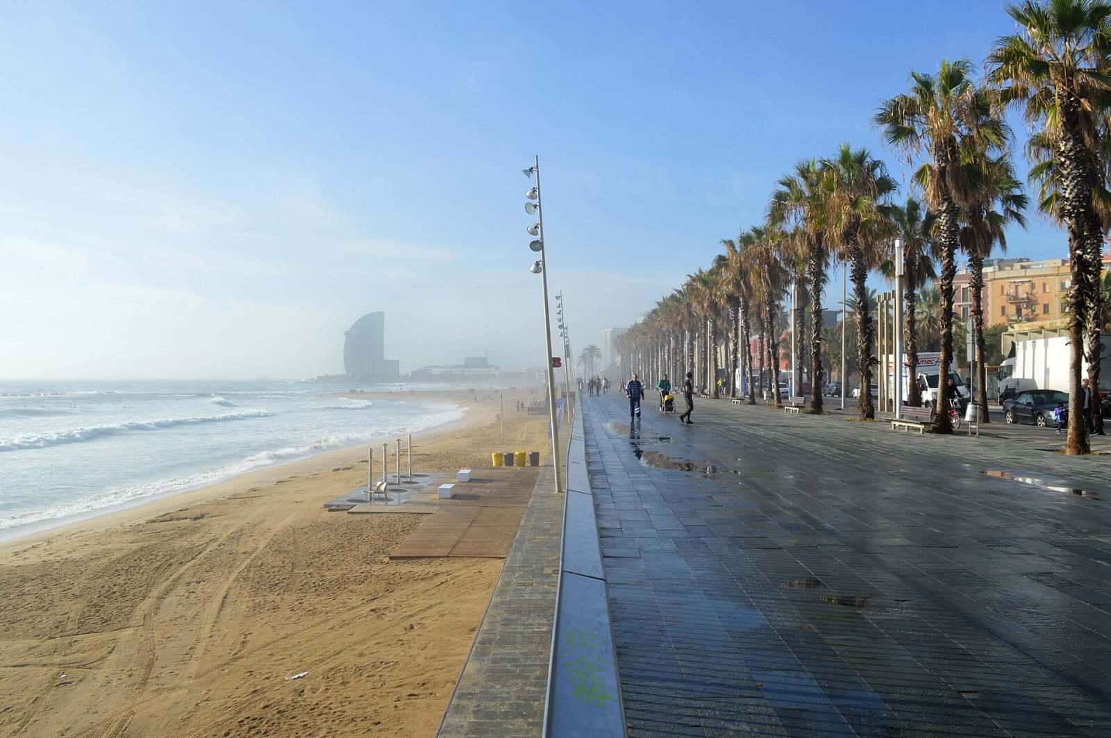 Scopri Barceloneta Beach: il gioiello di Barcellona - Barcelona | Secret World Trip Planner