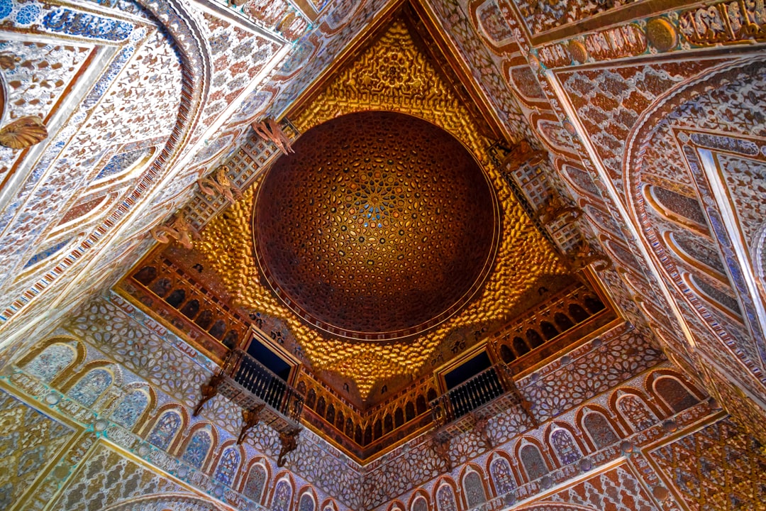 Entdecken Sie den Alcázar von Sevilla: ein Juwel der andalusischen Geschichte | Secret World Trip Planner