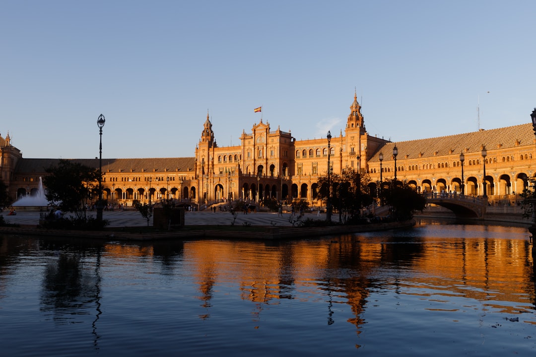 Entdecken Sie die Plaza de España in Sevilla: ein Juwel Andalusiens | Secret World Trip Planner