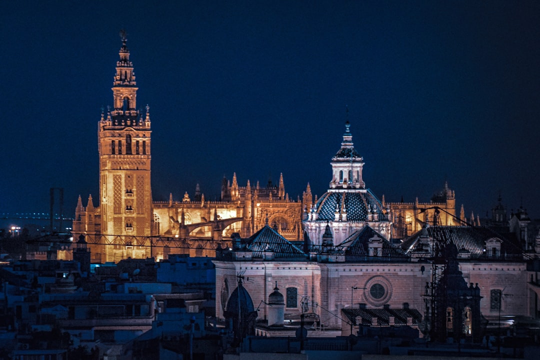 Die Giralda von Sevilla: Ein Symbol für Geschichte und Kultur | Secret World Trip Planner