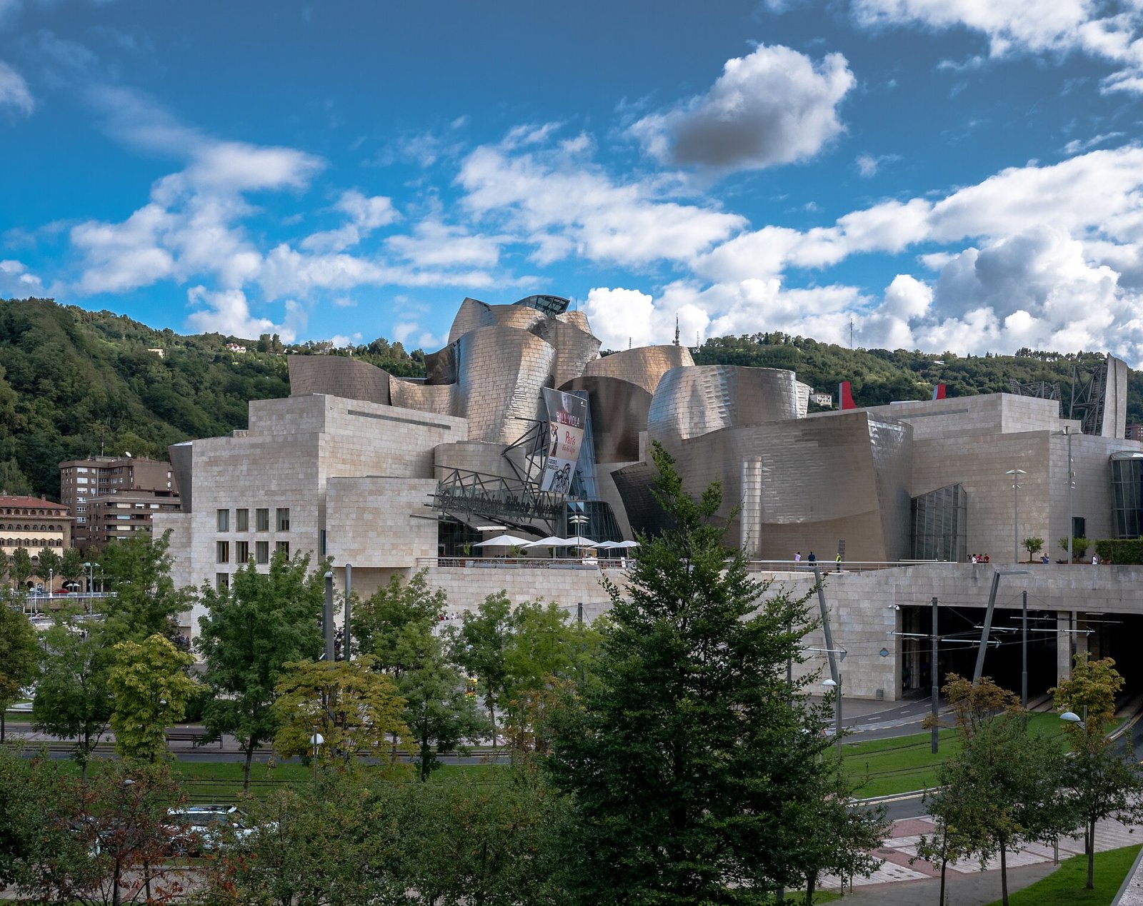 Entdecken Sie das Guggenheim-Museum in Bilbao: ein Meisterwerk der zeitgenössischen Kunst — Sallèles-d'Aude