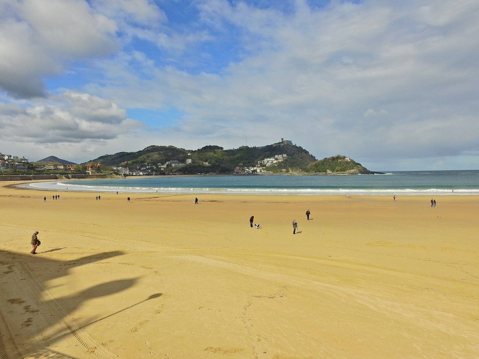 La Concha Beach: Un Paradiso a San Sebastián - Castelnaudary | Secret World Trip Planner