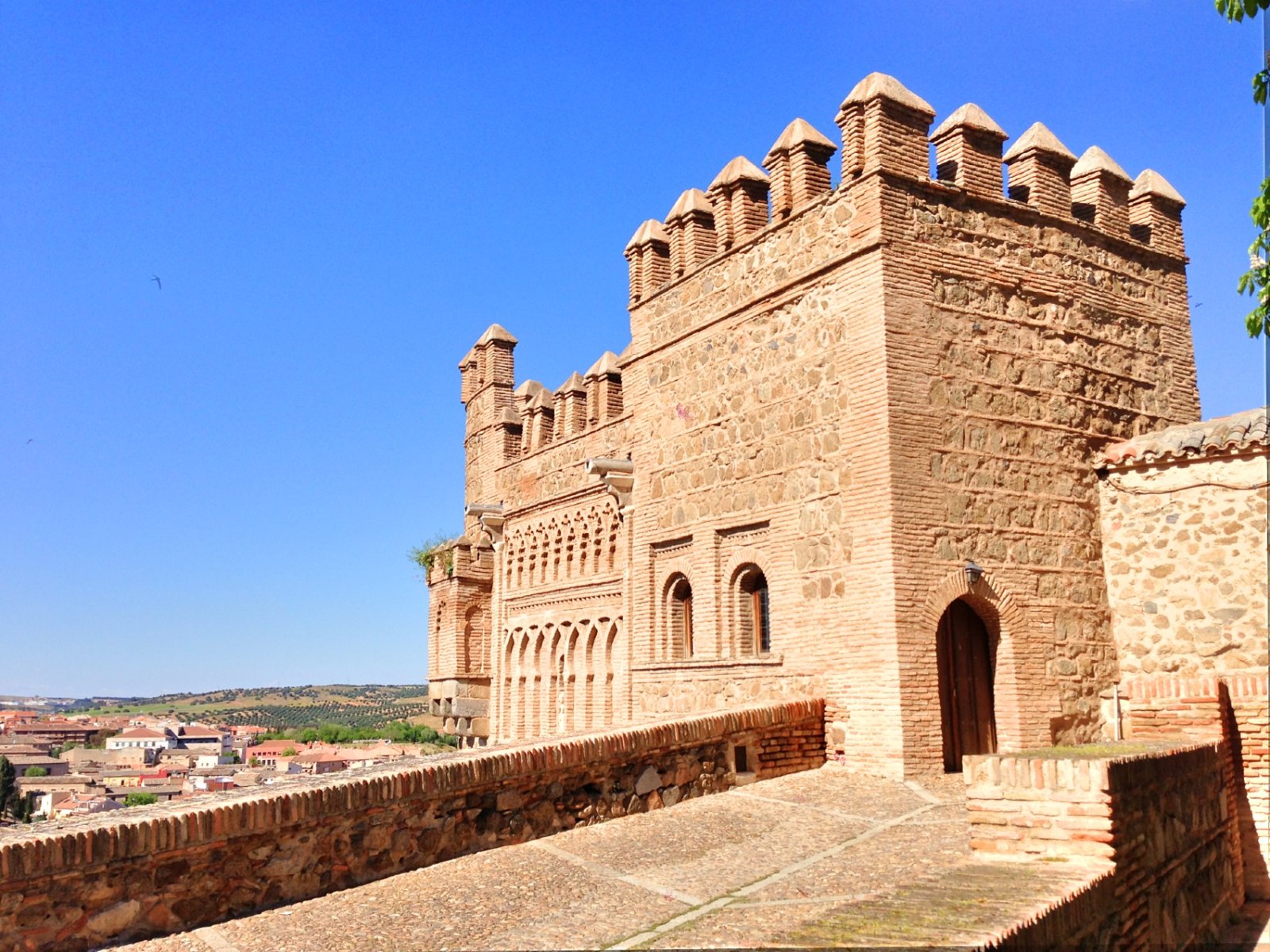 Scopri Toledo: Un Viaggio Nella Storia della Spagna — Torresolí
