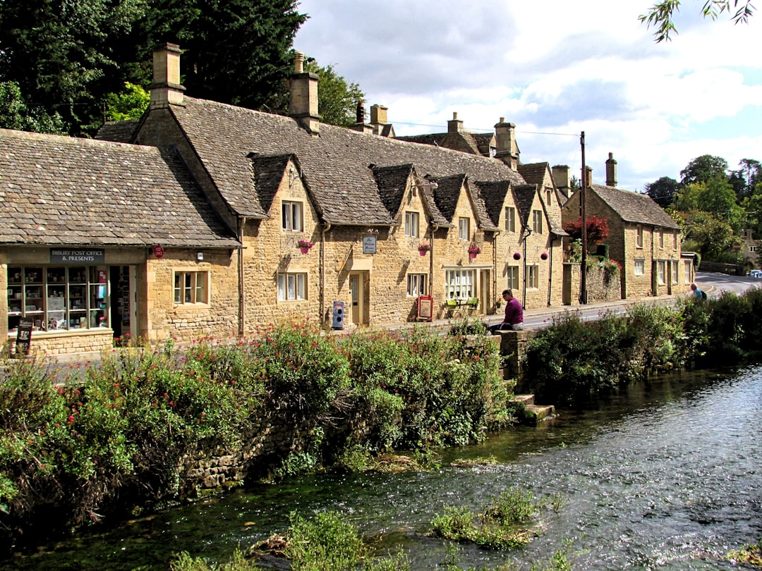 Entdecken Sie Bibury: ein kulturelles Juwel im Herzen Englands