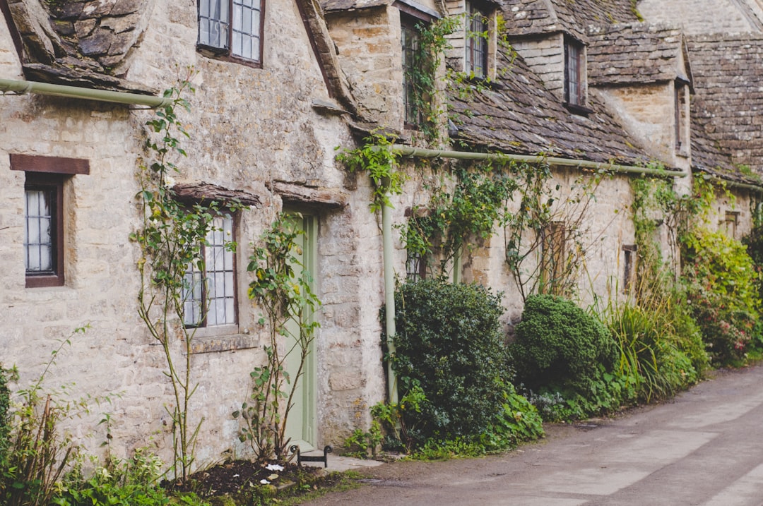 Entdecken Sie Bibury: ein kulturelles Juwel im Herzen Englands | Secret World Trip Planner