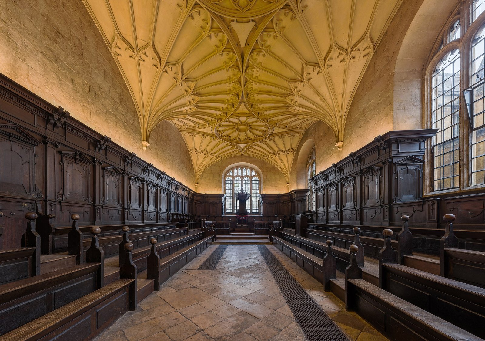 Entdecken Sie die Bodleian Library in Oxford: ein kultureller Schatz — Q733+QQ Clacton-on-Sea