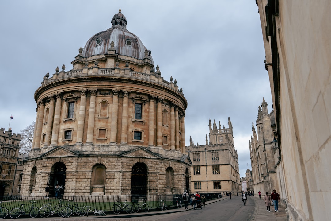 Entdecken Sie die Bodleian Library in Oxford: ein kultureller Schatz - Q733+QQ Clacton-on-Sea | Secret World Trip Planner