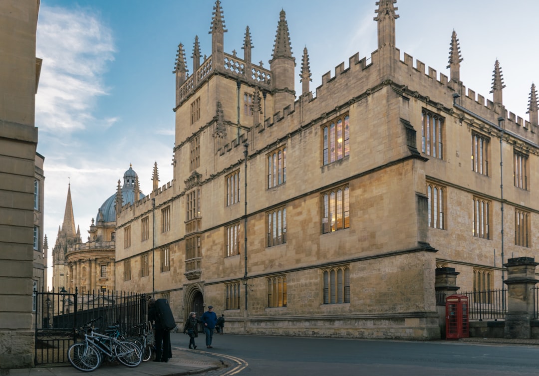 Entdecken Sie die Bodleian Library in Oxford: ein kultureller Schatz - Q733+QQ Clacton-on-Sea | Secret World Trip Planner