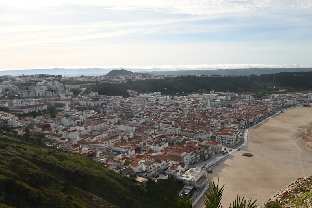 Scopri il Farol da Guia: un gioiello del Portogallo - Cascais | Secret World Trip Planner