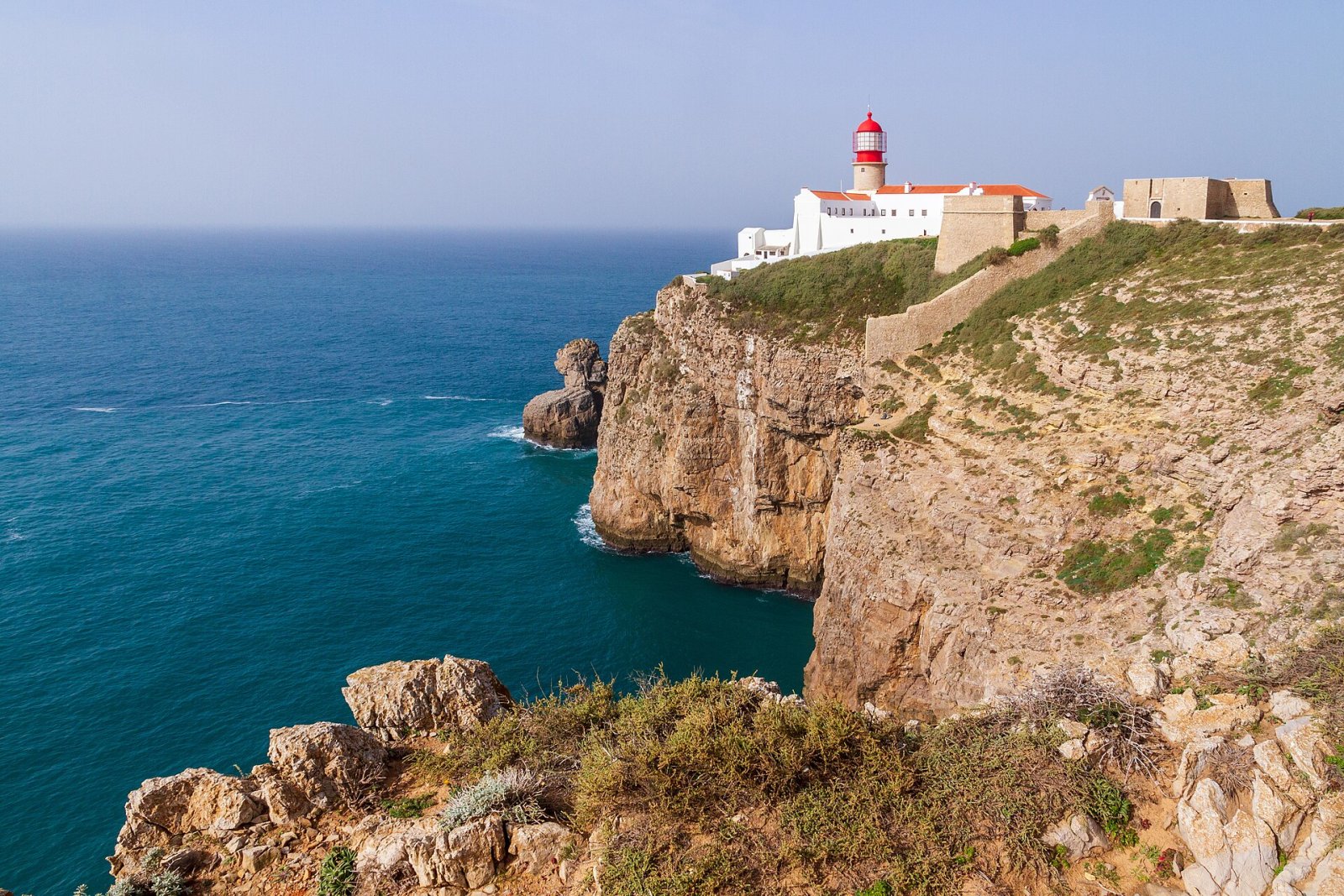 Discover the Cabo de São Vicente Lighthouse in Portugal — Sagres