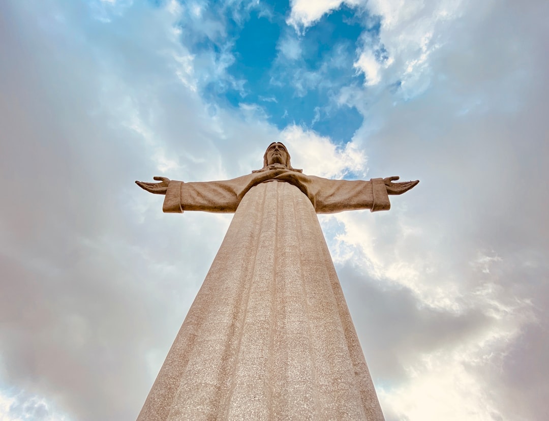Discover the Cristo Rei of Madeira: An Unforgettable Experience — Caniço