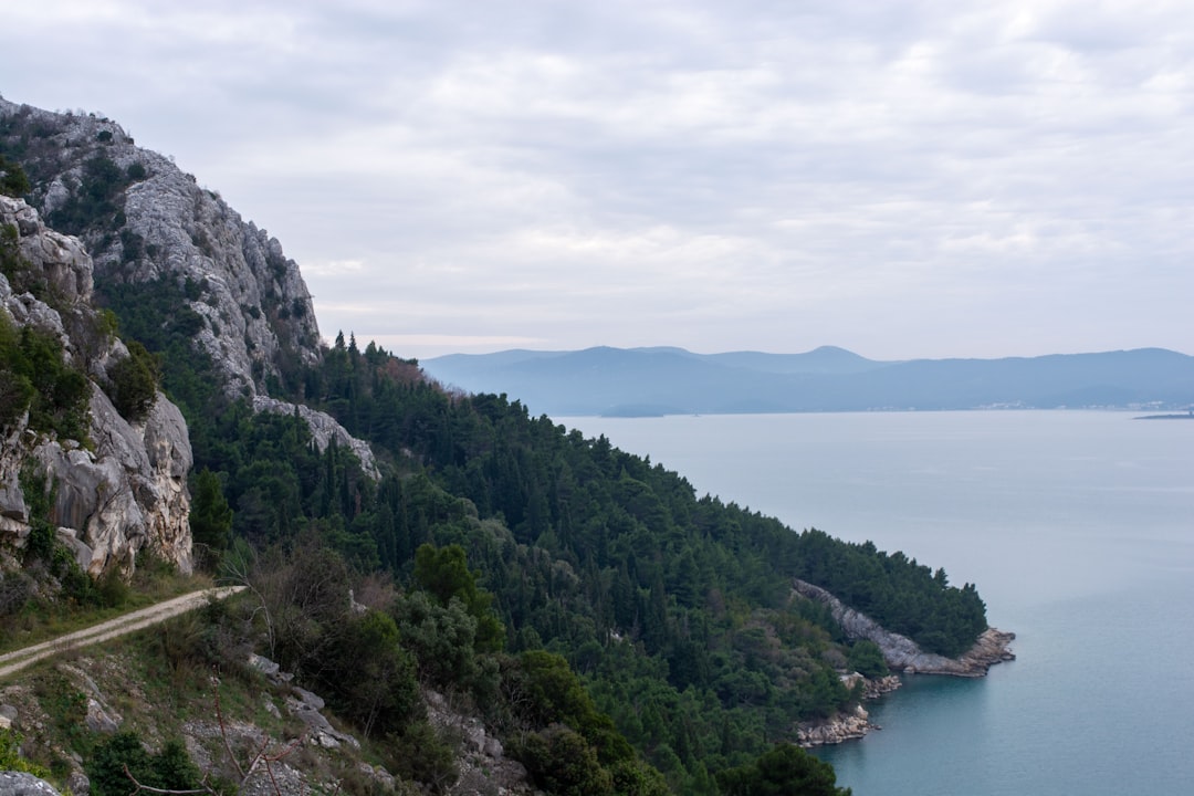 Entdecken Sie Vučjak: ein Naturjuwel in Kroatien — Volarice