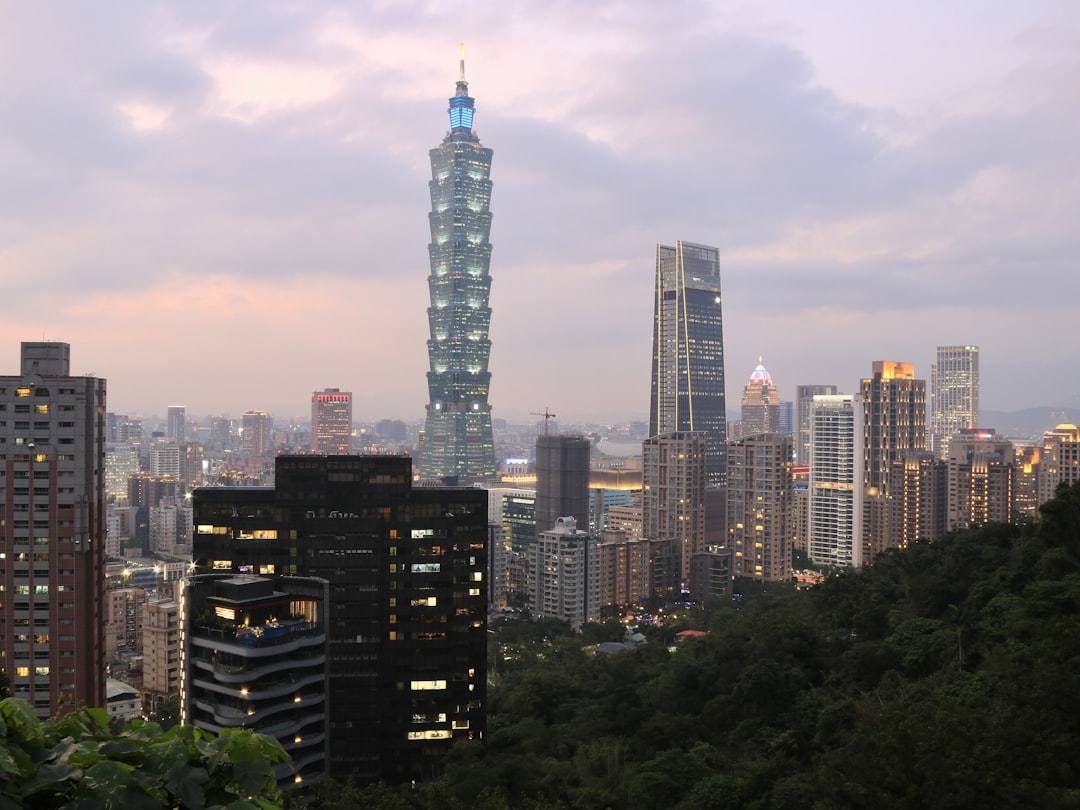 Entdecken Sie den Elefantenberg: ein Naturjuwel in Taipeh - Xinyi District | Secret World Trip Planner