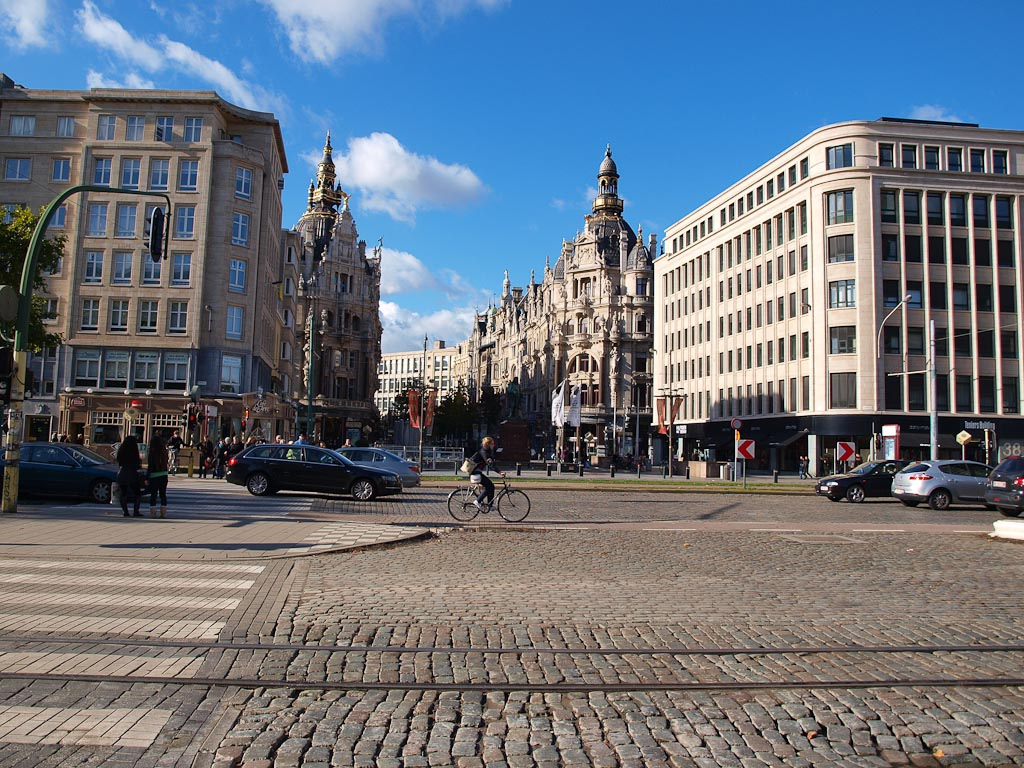 Discover the Charm of Antwerp's Diamond District — Quellinstraat 21