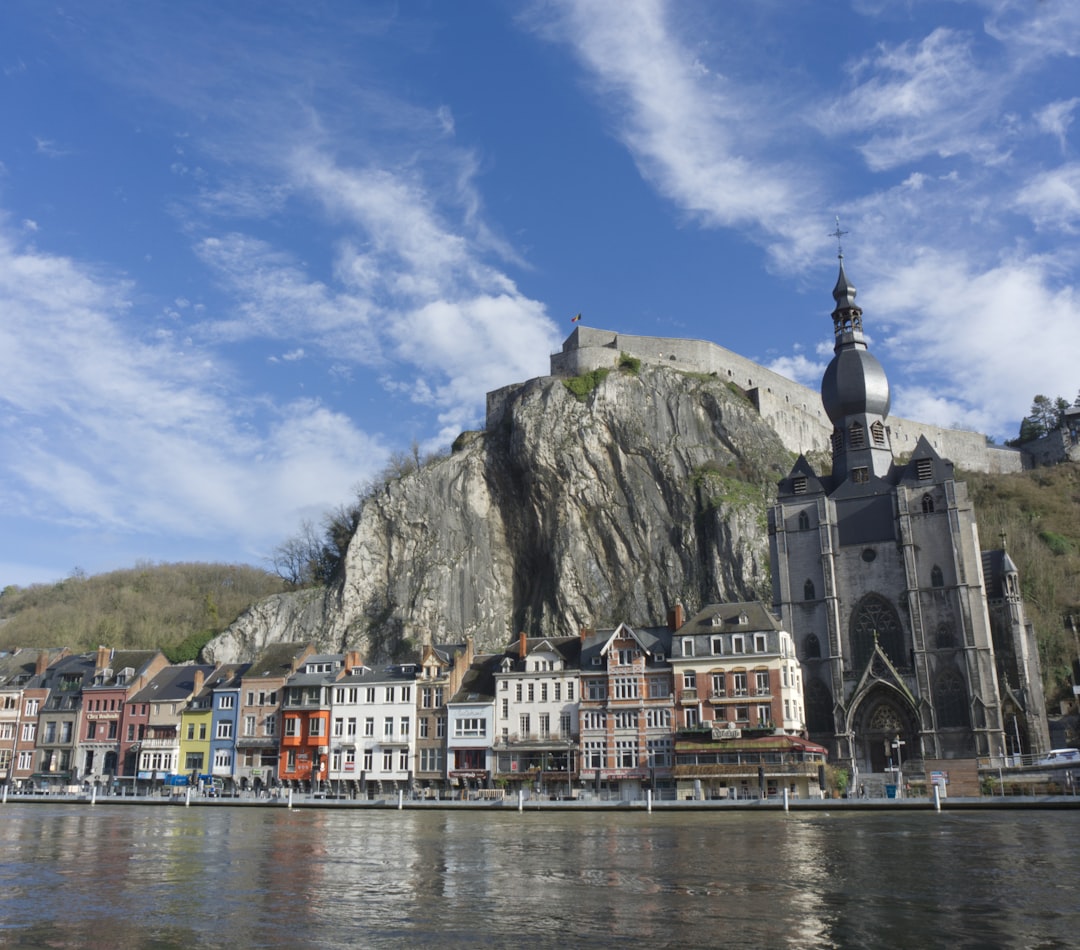 Esplora la Citadella di Dinant: Storia e Bellezza in Belgio - Rue Adolphe Sax 11 | Secret World Trip Planner