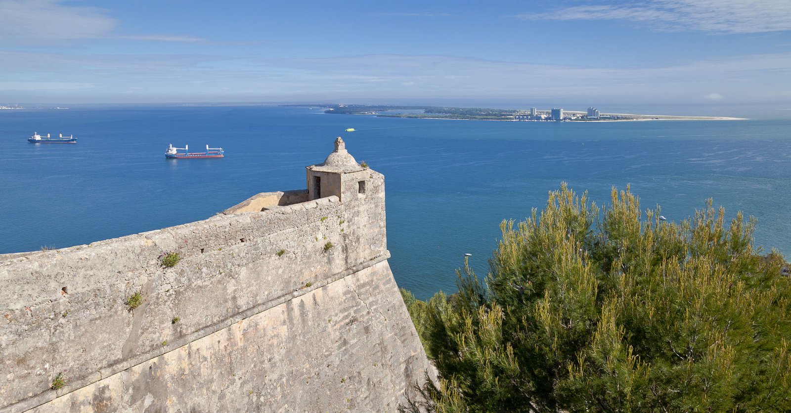 Exploring the Setúbal Peninsula: Nature and Portuguese Beauty