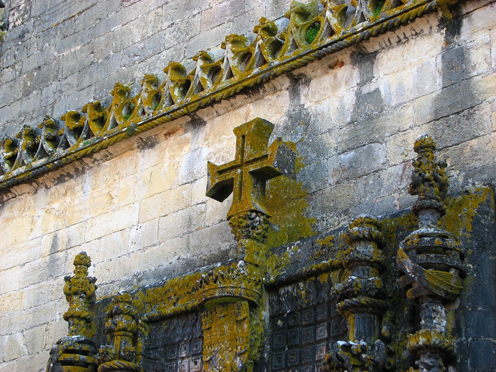 Entdecken Sie das Christuskloster in Tomar: ein portugiesisches historisches Juwel - Arbus | Secret World Trip Planner