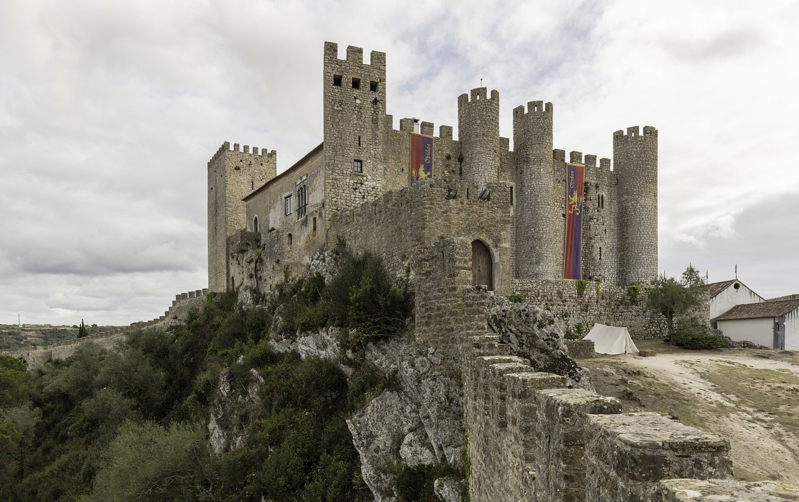 Discover Óbidos: A Medieval Gem of Portugal — Soleminis