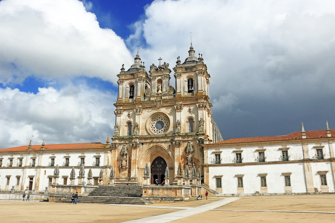 Entdecken Sie das Kloster von Alcobaça: ein historisches Juwel Portugals — Segariu