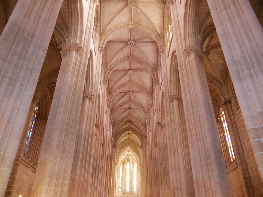 Erkunden Sie das Kloster von Batalha: ein Juwel Portugals - Collinas | Secret World Trip Planner